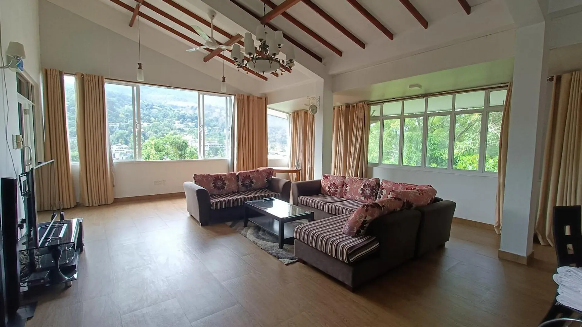 Guest house Smile Hub Kandy -Youth Hostel-